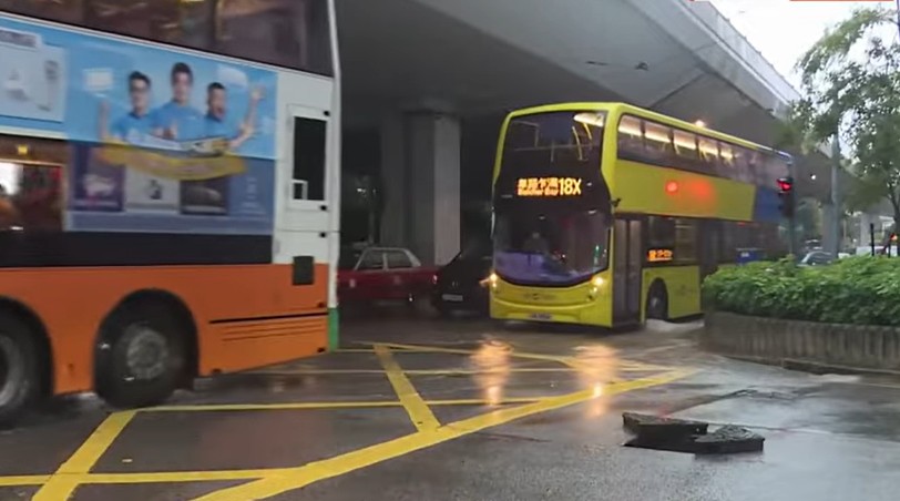 暴雨警告6小時三級跳 天文台改發黃色信號